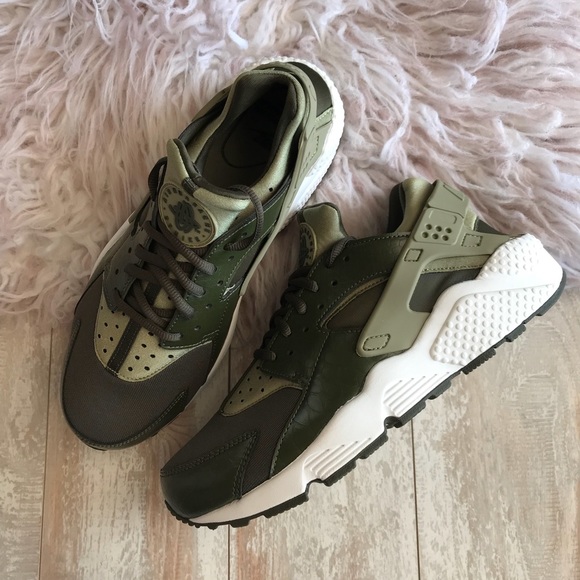 NWT Nike Huarache Run Rare - Picture 8 of 8